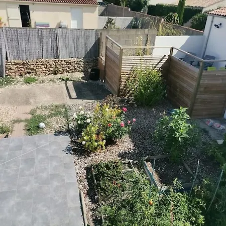 Dom wakacyjny Grand - Avec Grande Piscine - Au Calme *